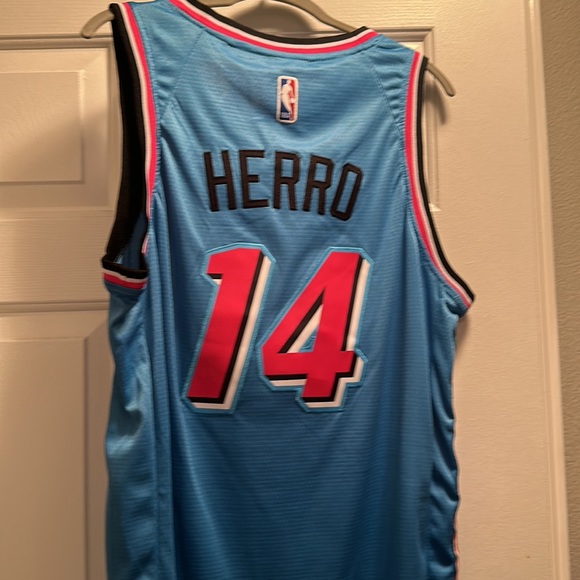 Miami Heat basketball jersey - Picture 4 of 4